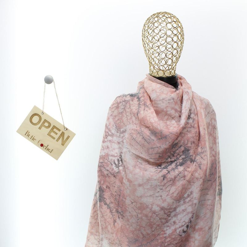 Fashion, accesorii si bijuterii - Femei - Accesorii femei - Esarfe si fulare femei - Esarfa de dama, ButicCochet, 70% poliester 30% vascoza, model cu frunze, Corai - ES2987 - Infinity.ro