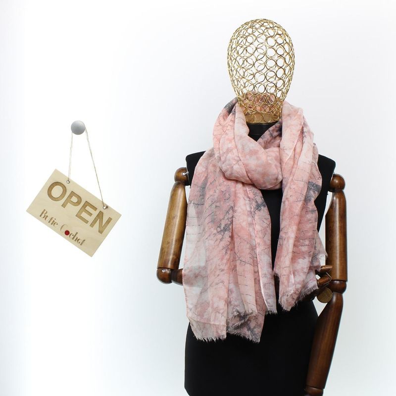 Fashion, accesorii si bijuterii - Femei - Accesorii femei - Esarfe si fulare femei - Esarfa de dama, ButicCochet, 70% poliester 30% vascoza, model cu frunze, Corai - ES2987 - Infinity.ro
