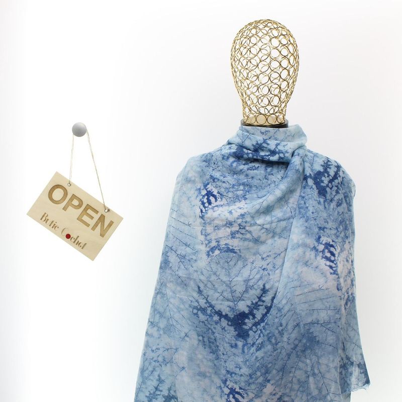 Fashion, accesorii si bijuterii - Femei - Accesorii femei - Esarfe si fulare femei - Esarfa de dama, ButicCochet, 70% poliester 30% vascoza, model cu frunze, Albastru - ES2986 - Infinity.ro