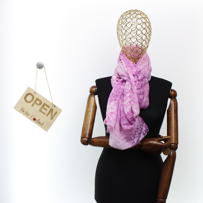 Fashion, accesorii si bijuterii - Femei - Accesorii femei - Esarfe si fulare femei - Esarfa de dama, ButicCochet, 70% poliester 30% vascoza, model cu frunze, Fucsia - ES2989 - Infinity.ro