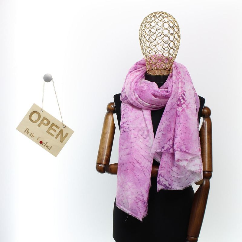 Fashion, accesorii si bijuterii - Femei - Accesorii femei - Esarfe si fulare femei - Esarfa de dama, ButicCochet, 70% poliester 30% vascoza, model cu frunze, Fucsia - ES2989 - Infinity.ro