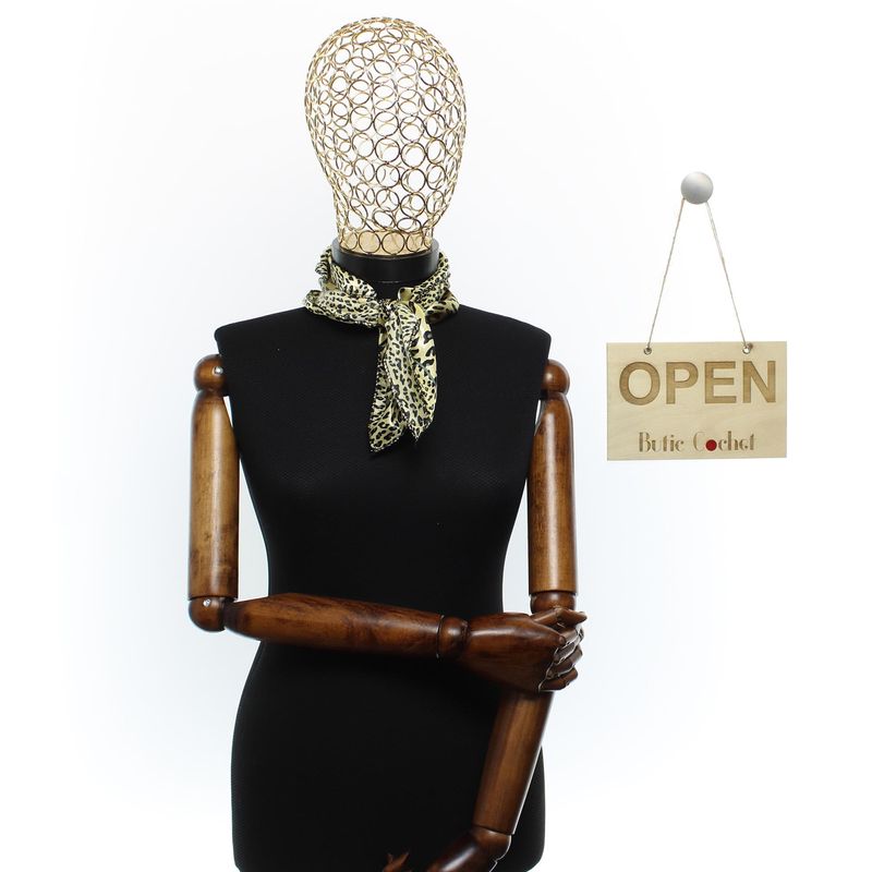 Fashion, accesorii si bijuterii - Femei - Accesorii femei - Esarfe si fulare femei - Batic de dama, 50x50 cm, Buticcochet, imprimeu stilizat, Bej - ES2469 - Infinity.ro