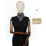Fashion, accesorii si bijuterii - Femei - Accesorii femei - Esarfe si fulare femei - Batic de dama, 50x50 cm, Buticcochet, imprimeu stilizat, Negru - ES2468 - Infinity.ro