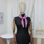 Fashion, accesorii si bijuterii - Femei - Accesorii femei - Esarfe si fulare femei - Esarfa de dama, Buticcochet, cu imprimeu floral, dimensiune 60x60 cm, Roz - ES1205 - Infinity.ro
