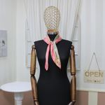 Fashion, accesorii si bijuterii - Femei - Accesorii femei - Esarfe si fulare femei - Esarfa de dama, Buticcochet, dimensiune 60x60 cm, cu imprimeu stilizat, Roz pal - ES1231 - Infinity.ro