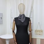 Fashion, accesorii si bijuterii - Femei - Accesorii femei - Esarfe si fulare femei - Esarfa de dama, Buticcochet, dimensiune 60x60 cm, Negru cu buline albe - ES1222 - Infinity.ro