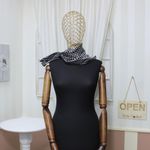 Fashion, accesorii si bijuterii - Femei - Accesorii femei - Esarfe si fulare femei - Esarfa de dama, Buticcochet, dimensiune 60x60 cm, Negru cu buline albe - ES1222 - Infinity.ro