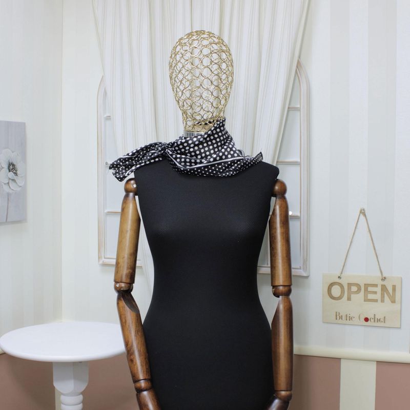 Fashion, accesorii si bijuterii - Femei - Accesorii femei - Esarfe si fulare femei - Esarfa de dama, Buticcochet, dimensiune 60x60 cm, Negru cu buline albe - ES1222 - Infinity.ro