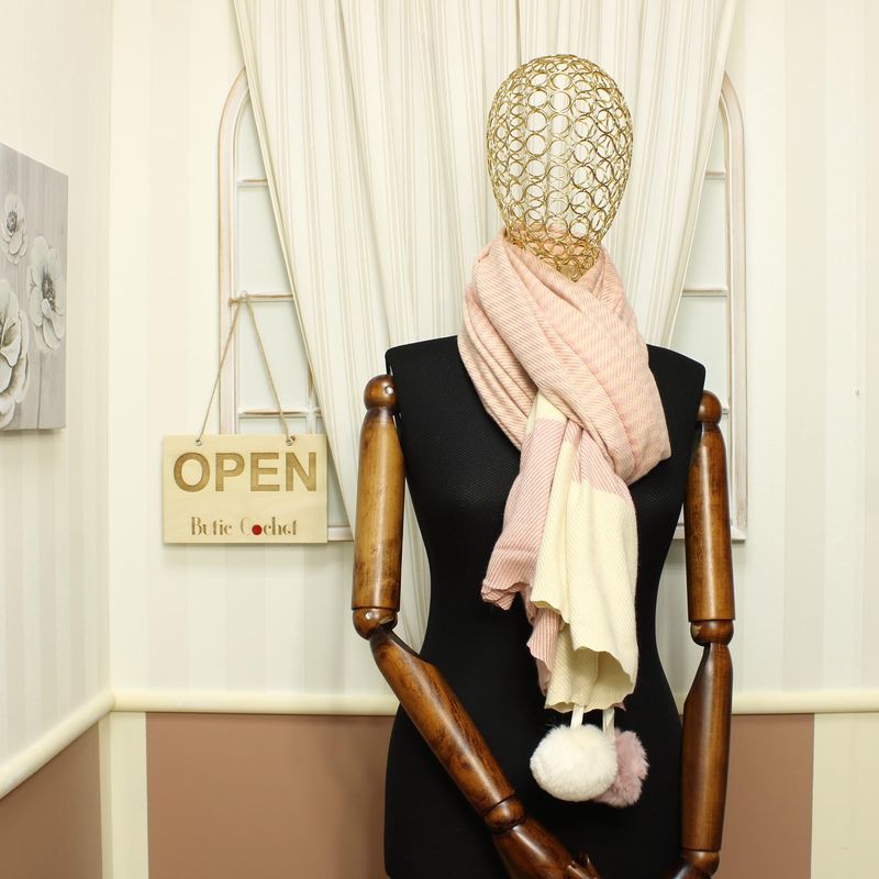 Fashion, accesorii si bijuterii - Femei - Accesorii femei - Esarfe si fulare femei - Esarfa de dama, ButicCochet, din casmir, cu ciucuri din blanita, 200 x 75 cm, Roz - ES1505 - Infinity.ro