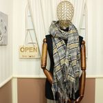 Fashion, accesorii si bijuterii - Femei - Accesorii femei - Esarfe si fulare femei - Esarfa de dama, ButicCochet, din casmir, cu franjuri, 190 x 70 cm, model carouri, Gri - ES1477 - Infinity.ro