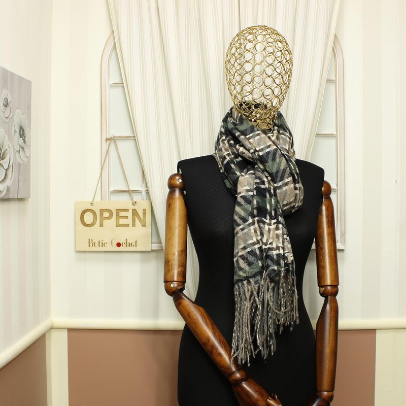 Fashion, accesorii si bijuterii - Femei - Accesorii femei - Esarfe si fulare femei - Esarfa de dama, ButicCochet, din casmir, cu franjuri, 190 x 70 cm, model carouri, Negru - ES1479 - Infinity.ro