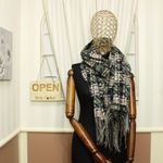 Fashion, accesorii si bijuterii - Femei - Accesorii femei - Esarfe si fulare femei - Esarfa de dama, ButicCochet, din casmir, cu franjuri, 190 x 70 cm, model carouri, Negru - ES1479 - Infinity.ro
