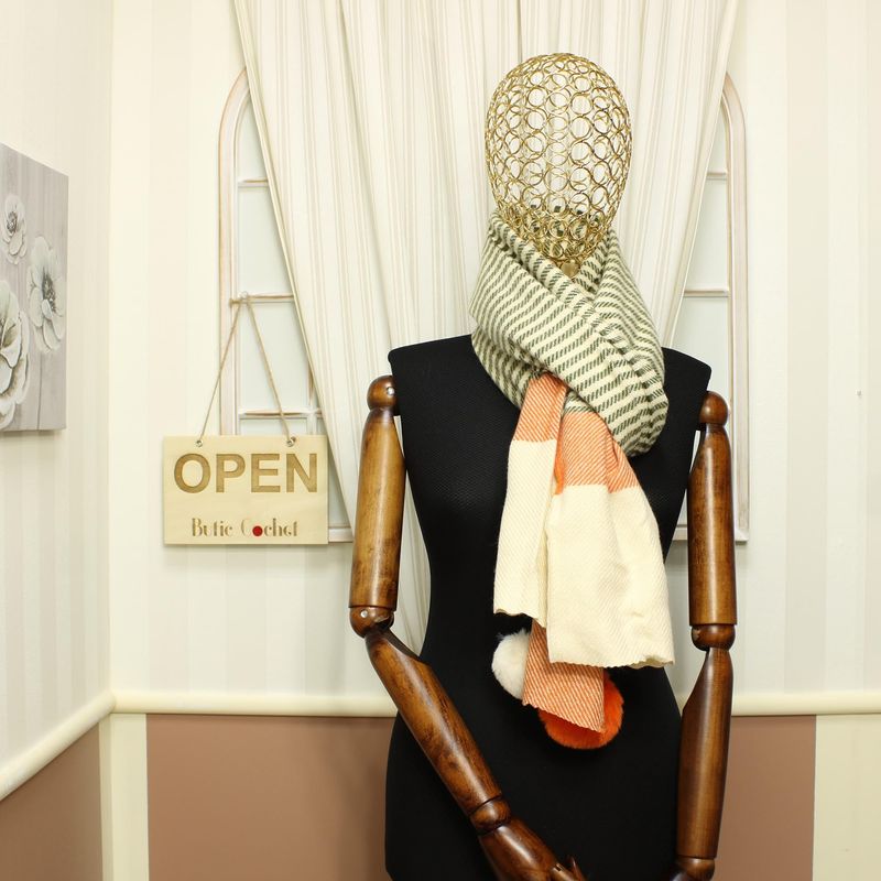 Fashion, accesorii si bijuterii - Femei - Accesorii femei - Esarfe si fulare femei - Esarfa de dama, ButicCochet, din casmir, cu ciucuri din blanita, 200 x 75 cm, Portocaliu - ES1507 - Infinity.ro