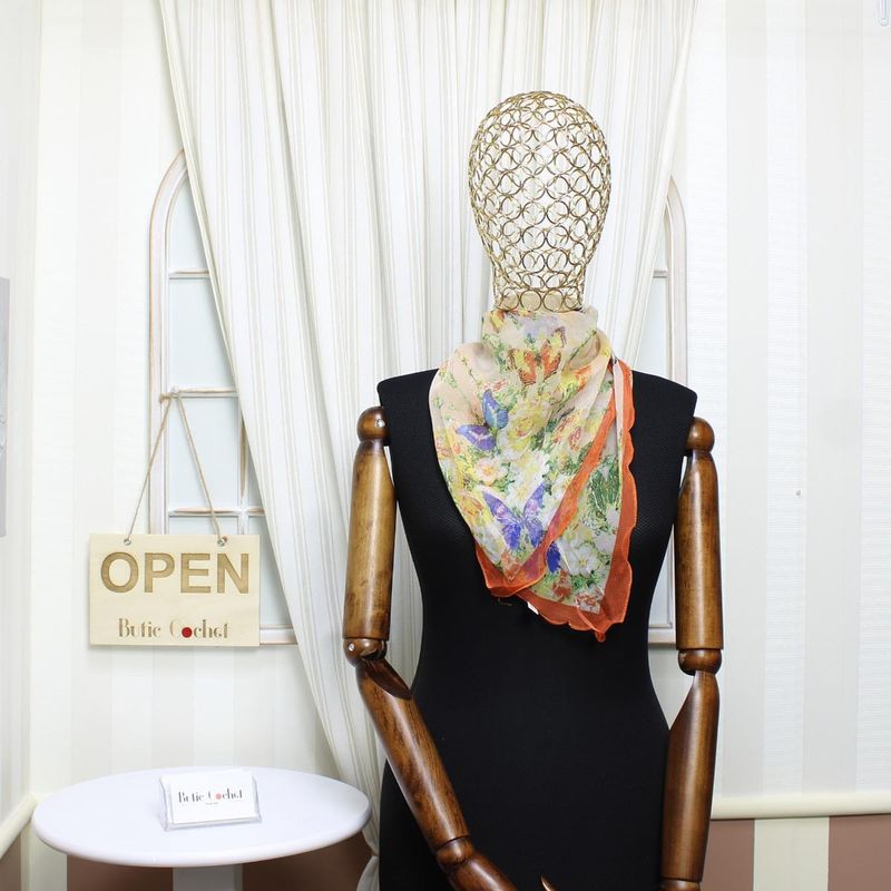 Fashion, accesorii si bijuterii - Femei - Accesorii femei - Esarfe si fulare femei - Esarfa de dama, Buticcochet, 60x60 cm, 40% matase 60% poliester, cu imprimeu floral, Portocaliu - ES2016 - Infinity.ro