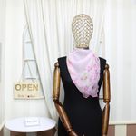Fashion, accesorii si bijuterii - Femei - Accesorii femei - Esarfe si fulare femei - Esarfa de dama, Buticcochet, 60x60 cm, 40% matase 60% poliester, cu imprimeu floral, Roz - ES2018 - Infinity.ro