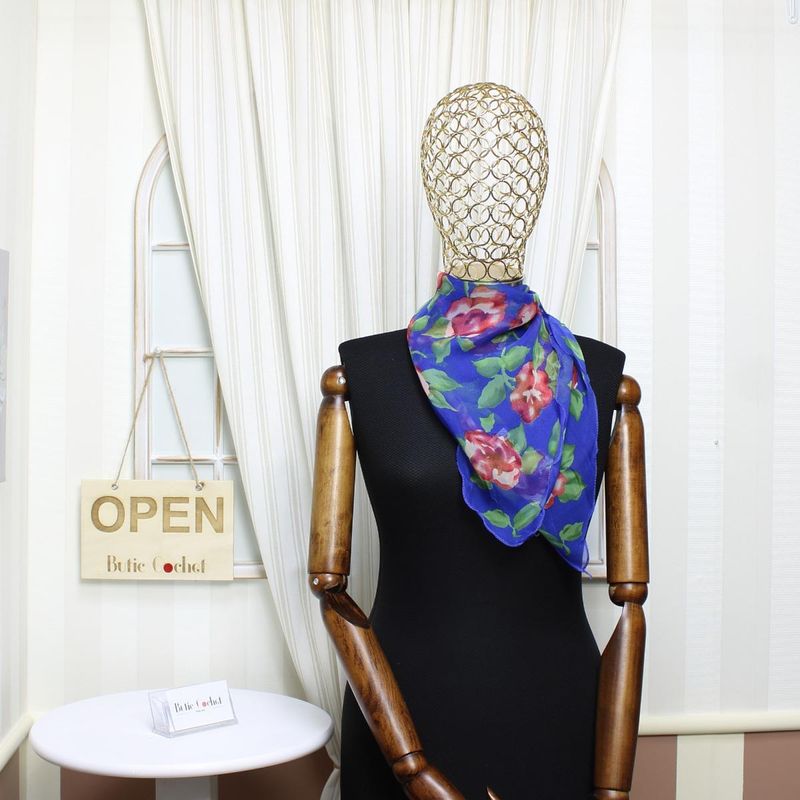 Fashion, accesorii si bijuterii - Femei - Accesorii femei - Esarfe si fulare femei - Esarfa de dama, Buticcochet, 60x60 cm, 40% matase 60% poliester, cu imprimeu floral, Albastru - ES2021 - Infinity.ro