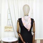Fashion, accesorii si bijuterii - Femei - Accesorii femei - Esarfe si fulare femei - Esarfa de dama, Buticcochet, 60x60 cm, 40% matase 60% poliester, cu imprimeu floral, Roz - ES2031 - Infinity.ro
