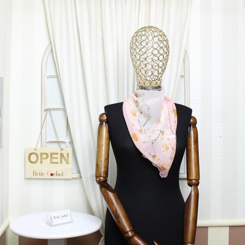 Fashion, accesorii si bijuterii - Femei - Accesorii femei - Esarfe si fulare femei - Esarfa de dama, Buticcochet, 60x60 cm, 40% matase 60% poliester, cu imprimeu floral, Roz - ES2031 - Infinity.ro