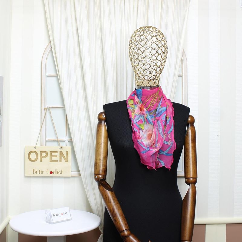 Fashion, accesorii si bijuterii - Femei - Accesorii femei - Esarfe si fulare femei - Esarfa de dama, Buticcochet, 60x60 cm, 40% matase 60% poliester, cu imprimeu floral, Fucsia - ES2029 - Infinity.ro
