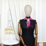 Fashion, accesorii si bijuterii - Femei - Accesorii femei - Esarfe si fulare femei - Esarfa de dama, Buticcochet, 60x60 cm, 40% matase 60% poliester, cu imprimeu floral, Fucsia - ES2029 - Infinity.ro