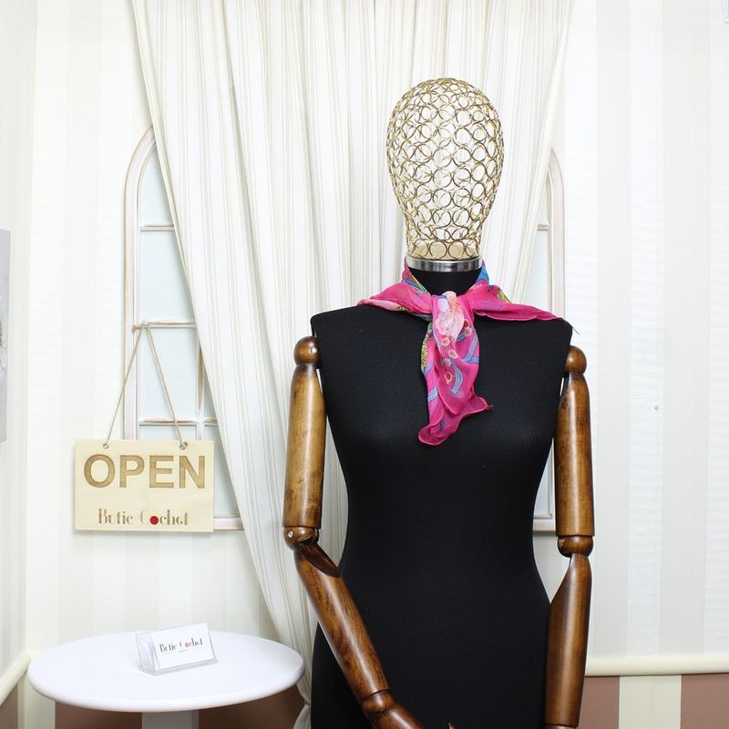 Fashion, accesorii si bijuterii - Femei - Accesorii femei - Esarfe si fulare femei - Esarfa de dama, Buticcochet, 60x60 cm, 40% matase 60% poliester, cu imprimeu floral, Fucsia - ES2029 - Infinity.ro