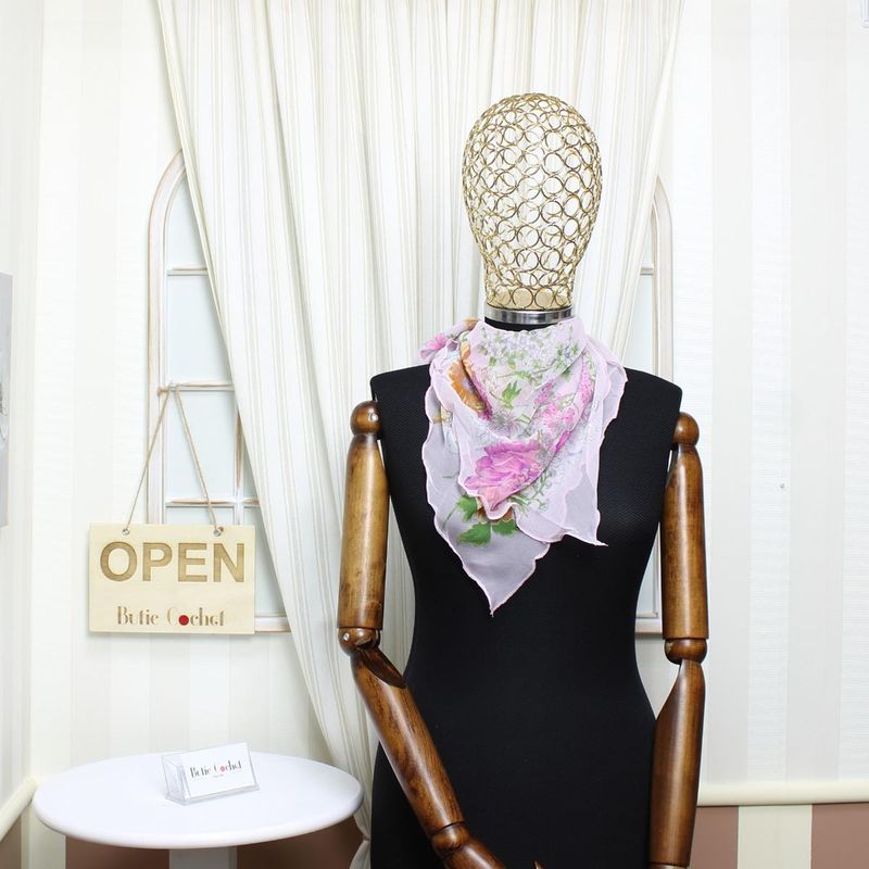 Fashion, accesorii si bijuterii - Femei - Accesorii femei - Esarfe si fulare femei - Esarfa de dama, Buticcochet, 60x60 cm, 40% matase 60% poliester, cu imprimeu floral, Roz pal - ES2030 - Infinity.ro