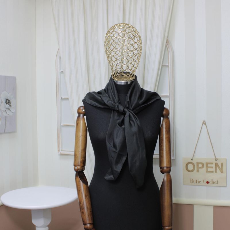 Fashion, accesorii si bijuterii - Femei - Accesorii femei - Esarfe si fulare femei - Esarfa, Batic, de dama, Buticcochet, Negru, din 100% matase, 90x90 cm - ES878 - Infinity.ro