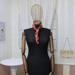 Fashion, accesorii si bijuterii - Femei - Accesorii femei - Esarfe si fulare femei - Batic de dama, 50x50 cm, Buticcochet, cu flroicele aurii, Rosu - ES1174 - Infinity.ro