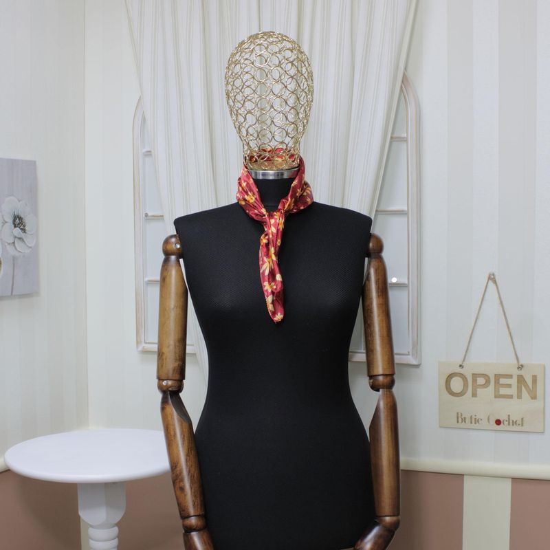 Fashion, accesorii si bijuterii - Femei - Accesorii femei - Esarfe si fulare femei - Batic de dama, 50x50 cm, Buticcochet, cu flroicele aurii, Rosu - ES1174 - Infinity.ro