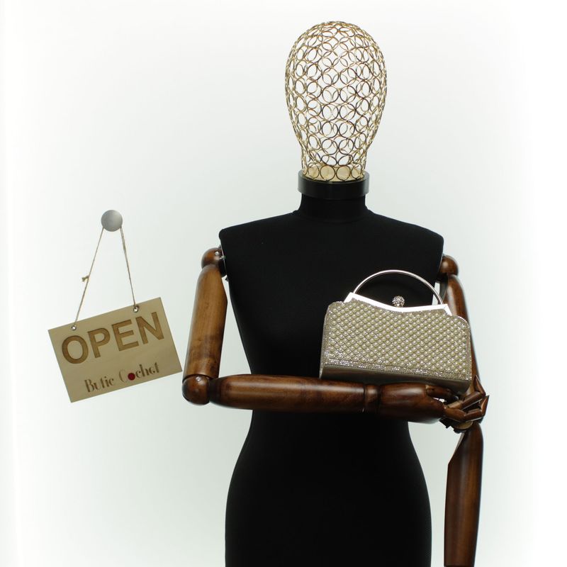 Fashion, accesorii si bijuterii - Femei - Accesorii femei - Genti si rucsacuri femei - Geanta clutch, de dama, din material sintetic, ButicCochet, 21x12x4 cm, Auriu - GND1156 - Infinity.ro