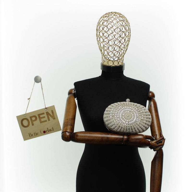 Fashion, accesorii si bijuterii - Femei - Accesorii femei - Genti si rucsacuri femei - Geanta clutch, de dama, din material sintetic, ButicCochet, 20x14x5 cm, Auriu - GND1154 - Infinity.ro
