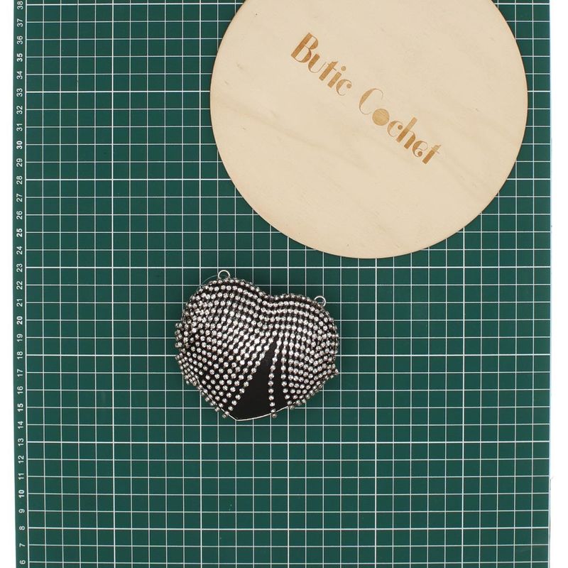 Fashion, accesorii si bijuterii - Femei - Accesorii femei - Genti si rucsacuri femei - Mini gentuta, de dama, din material sintetic, ButicCochet, 8x9x4 cm, inima cu strasuri, Negru - GND956 - Infinity.ro