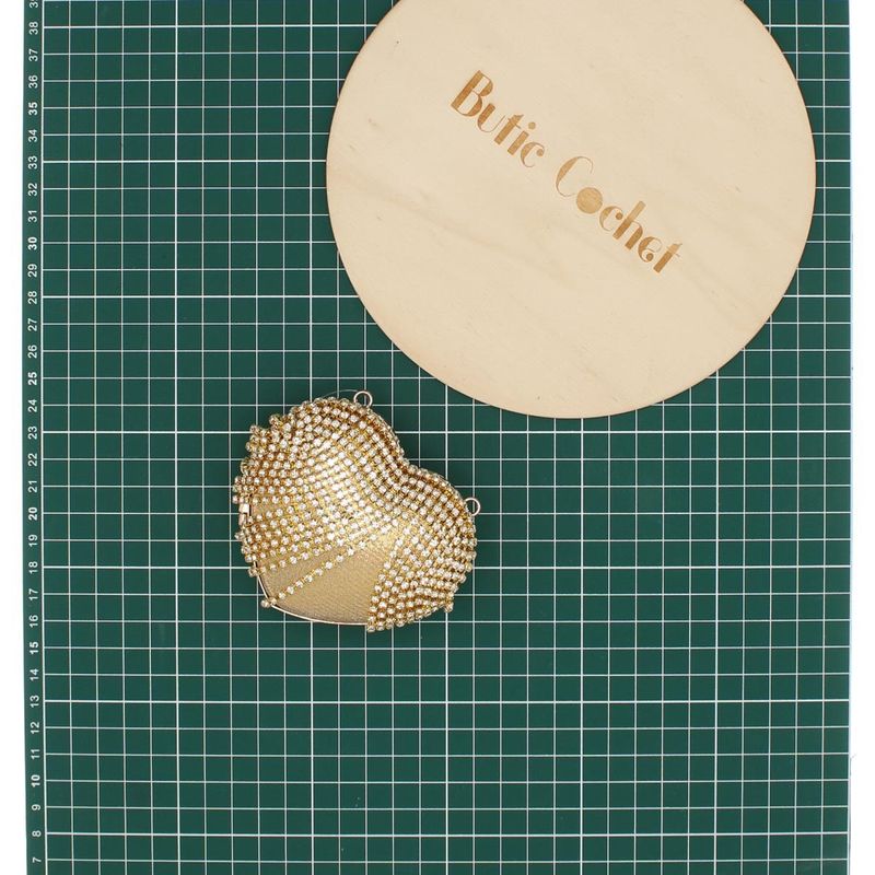 Fashion, accesorii si bijuterii - Femei - Accesorii femei - Genti si rucsacuri femei - Mini gentuta, de dama, din material sintetic, ButicCochet, 8x9x4 cm, inima cu strasuri, Auriu - GND957 - Infinity.ro