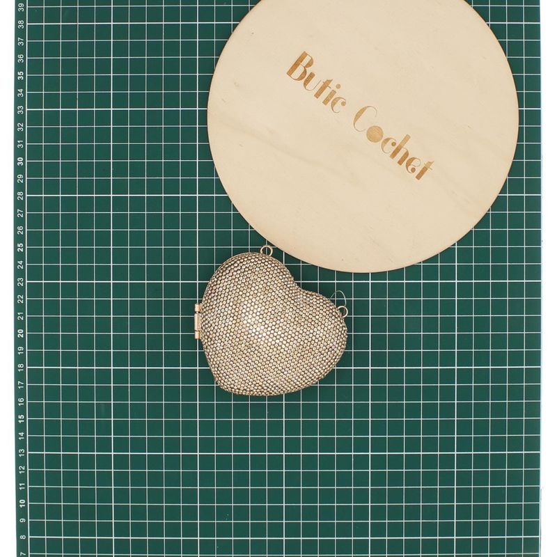 Fashion, accesorii si bijuterii - Femei - Accesorii femei - Genti si rucsacuri femei - Mini gentuta, de dama, din material sintetic, ButicCochet, 8x9x4 cm, inima cu strasuri, Auriu - GND960 - Infinity.ro