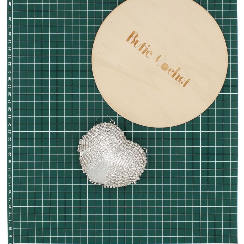 Fashion, accesorii si bijuterii - Femei - Accesorii femei - Genti si rucsacuri femei - Mini gentuta, de dama, din material sintetic, ButicCochet, 8x9x4 cm, inima cu strasuri, Argintiu - GND958 - Infinity.ro