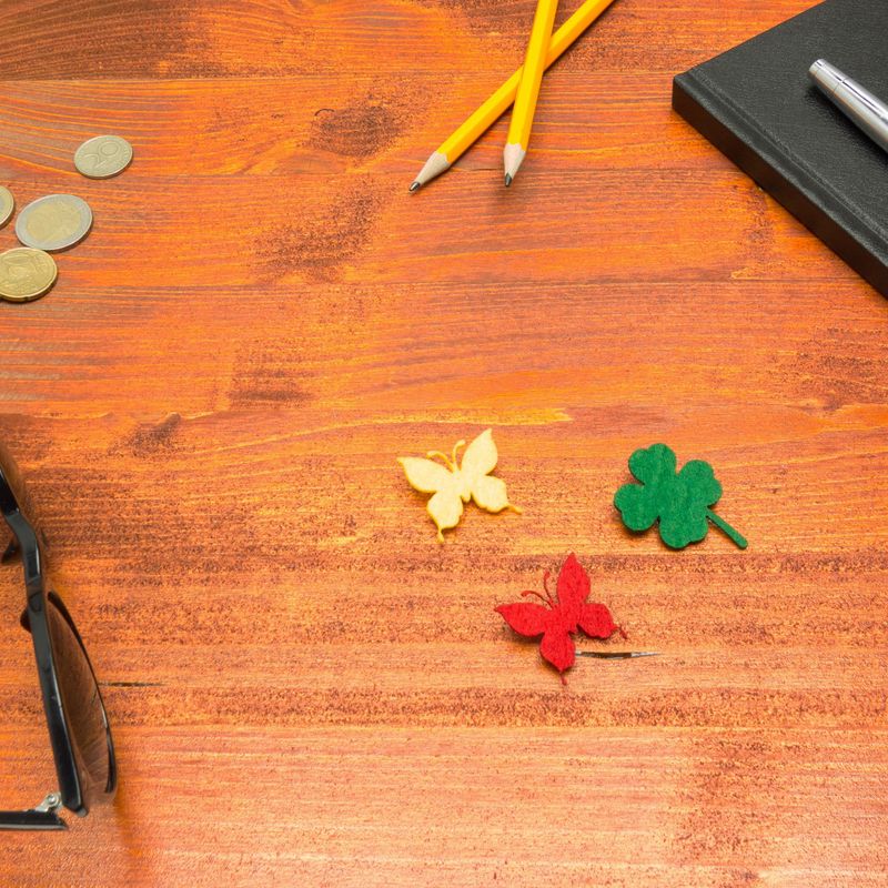 Market - Cadouri - Martisoare - Martisor Brosa, Buticcochet, fluturas galben, din fetru - MR492 - Infinity.ro