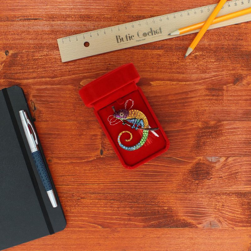 Market - Cadouri - Martisoare - Martisor Brosa, Buticcochet, din metal, Cameleon, 6x7 cm, Multicolor - MR544 - Infinity.ro
