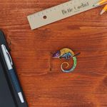 Market - Cadouri - Martisoare - Martisor Brosa, Buticcochet, din metal, Cameleon, 6x7 cm, Multicolor - MR544 - Infinity.ro