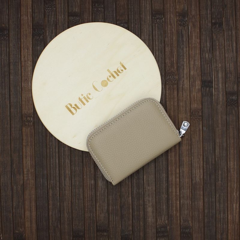 Fashion, accesorii si bijuterii - Femei - Accesorii femei - Portofele femei - Port card, unisex, din piele naturala, ButicCochet, 11 x 7.5 cm, Bej - PR882 - Infinity.ro