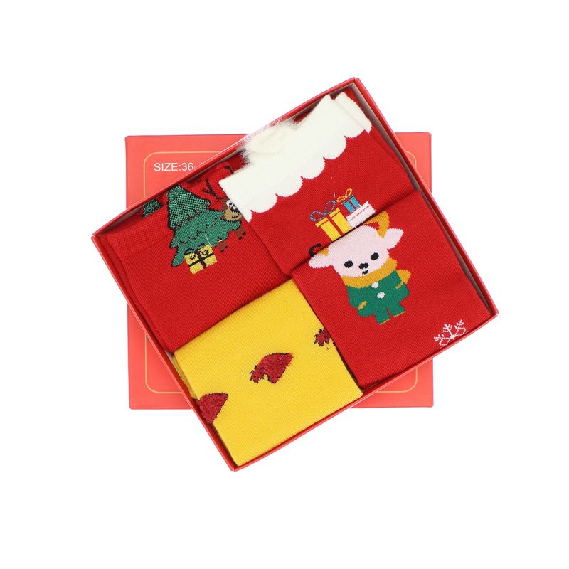 Fashion, accesorii si bijuterii - Femei - Lenjerie si pijamale femei - Sosete si ciorapi femei - Set unisex, 4 sosete fara cusatura, 95%bumbac 5% elastan, marime 36-41, motive de Craciun - SCR351 - Infinity.ro