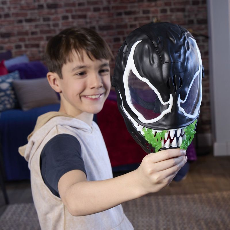 Jucarii, Copii si Bebe - Jucarii si jocuri - Jucarii & jocuri educative - Jucarii interactive - Marvel Spiderman Masca Glow in the Dark Venom Interactiva - Infinity.ro