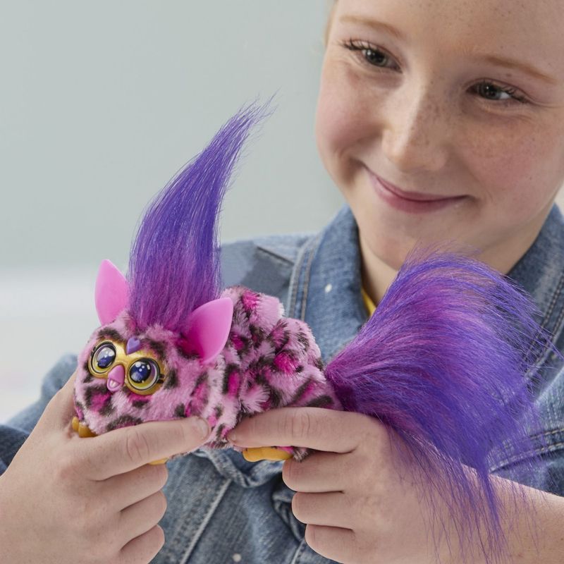 Jucarii, Copii si Bebe - Jucarii si jocuri - Jucarii & jocuri educative - Jucarii interactive - Furby DJ Furblets Jucarie Interactiva Kitt Ee - Infinity.ro