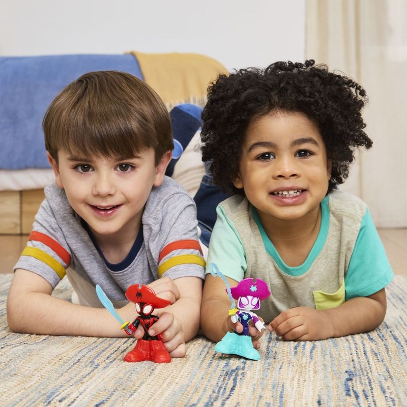 Jucarii, Copii si Bebe - Jucarii si jocuri - Figurine - Spidey si Prietenii lui Uimitori Marvel Water Webs Set 2 Figurine Ghost Spider si Pirate Spin cu Accesorii - Infinity.ro