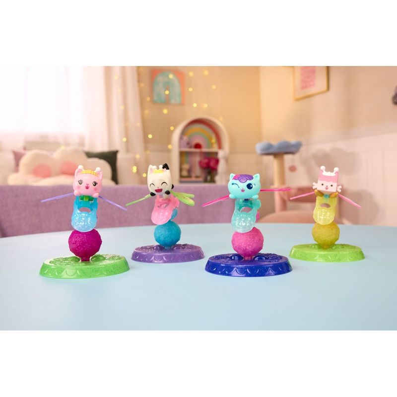 Jucarii, Copii si Bebe - Jucarii si jocuri - Figurine - Gabbys Dollhouse Fairylandia Set de Joaca Zana Pisicutei cu Figurine si Accesorii - Infinity.ro