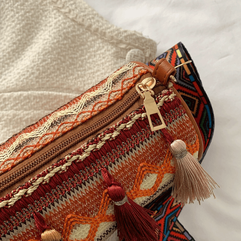 Fashion, accesorii si bijuterii - Femei - Accesorii femei - Genti si rucsacuri femei - Geanta de Umar Dama, Model Etnic Colorat, cu Ciucuri Decorativi si Bretea Reglabila Lata, Portocalie, 21.5x10x10 cm - Infinity.ro