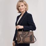 Fashion, accesorii si bijuterii - Femei - Accesorii femei - Genti si rucsacuri femei - Geanta Premium pentru Dama din Piele Naturala, cu Lebede, Maner Rotund si Bareta Reglabila pentru Umar, Maro - Infinity.ro