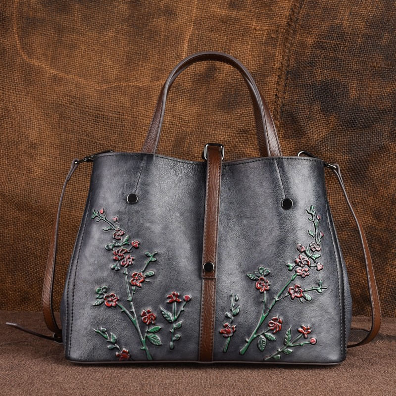 Fashion, accesorii si bijuterii - Femei - Accesorii femei - Genti si rucsacuri femei - Geanta Premium de Piele Naturala pentru Dama, Model cu Flori Delicate, Albastru, 31x23x13.5 cm - Infinity.ro
