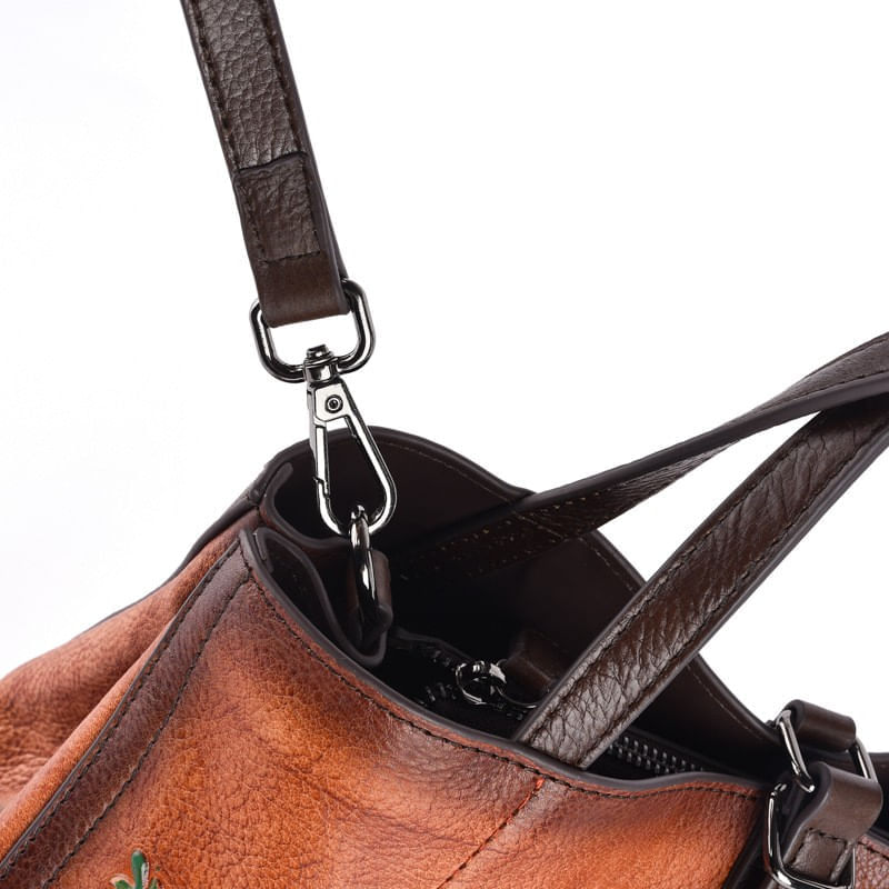Fashion, accesorii si bijuterii - Femei - Accesorii femei - Genti si rucsacuri femei - Geanta Premium de Piele Naturala pentru Dama, Model cu Flori Delicate, Albastru, 31x23x13.5 cm - Infinity.ro