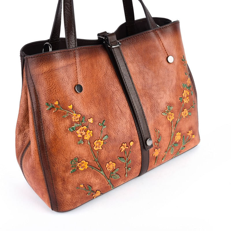 Fashion, accesorii si bijuterii - Femei - Accesorii femei - Genti si rucsacuri femei - Geanta Premium de Piele Naturala pentru Dama, Model cu Flori Delicate, Maro, 31x23x13.5 cm - Infinity.ro