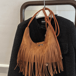 Fashion, accesorii si bijuterii - Femei - Accesorii femei - Genti si rucsacuri femei - Geanta Dama de Umar cu Franjuri, Stil Boho Chic, Material Tip Piele Ecologica Intoarsa, Maro, 34.5x33.5x20 cm - Infinity.ro
